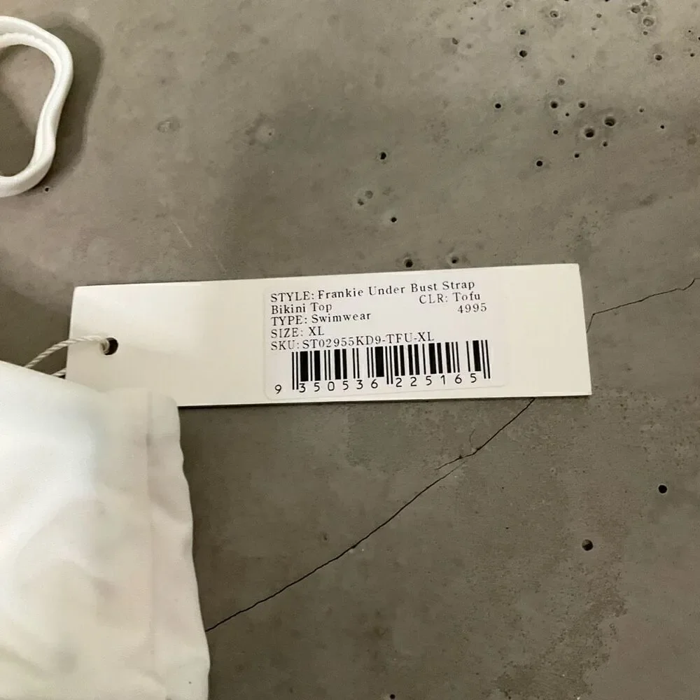 Meshki String Bikini - Picture 4 of 4